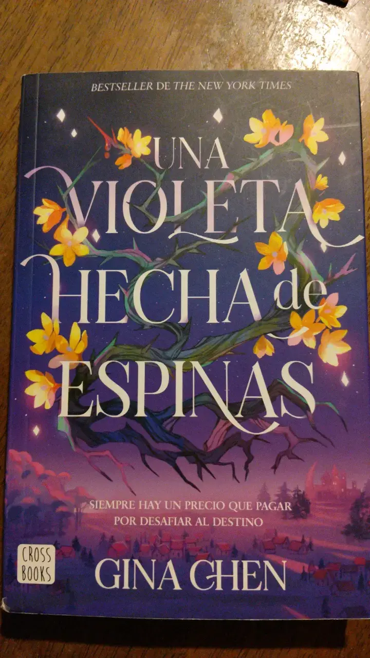 Libro 'Una Violeta Hecha de Espinas' de Gina Chen