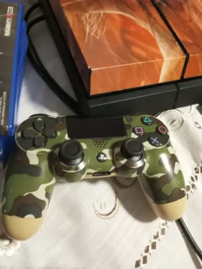 Consola PS4 con diseño personalizado y juegos incluidos - miniatura 3