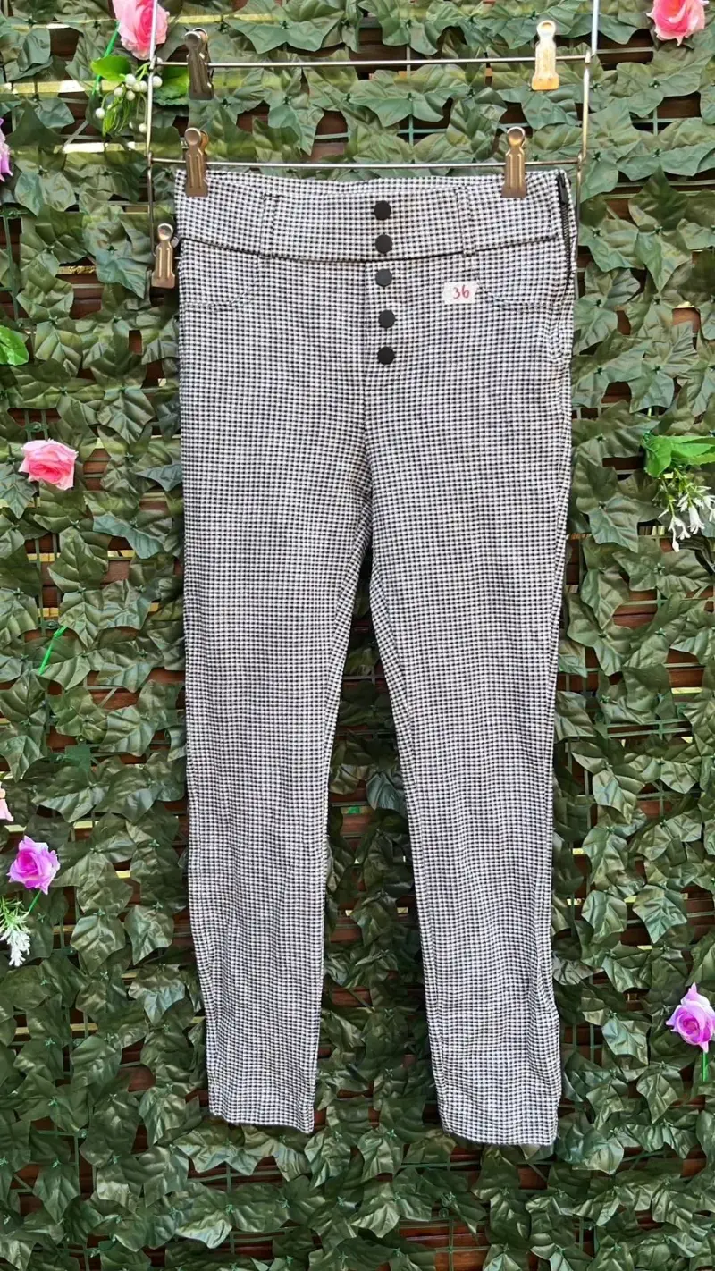 Pantalones a cuadros blanco y negro talla 36