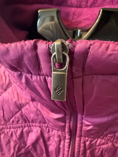 Chaleco sin mangas Columbia morado para mujer - miniatura 2