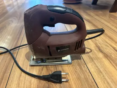 Sierra caladora eléctrica Karson en buen estado - miniatura 1