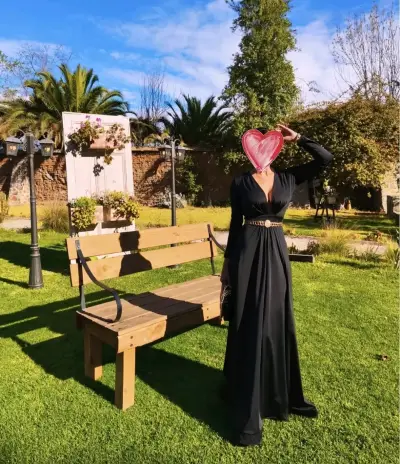 Vestido largo negro elegante para mujer - miniatura 1