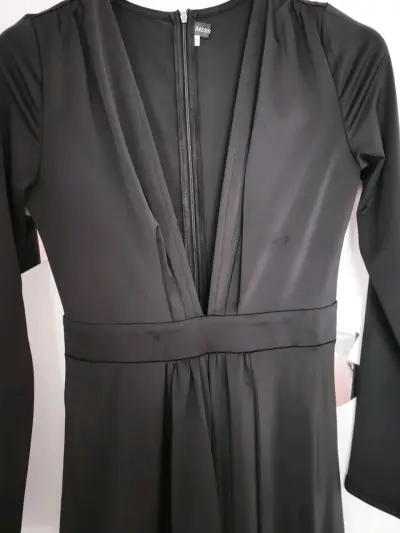 Vestido largo negro elegante para mujer - miniatura 2