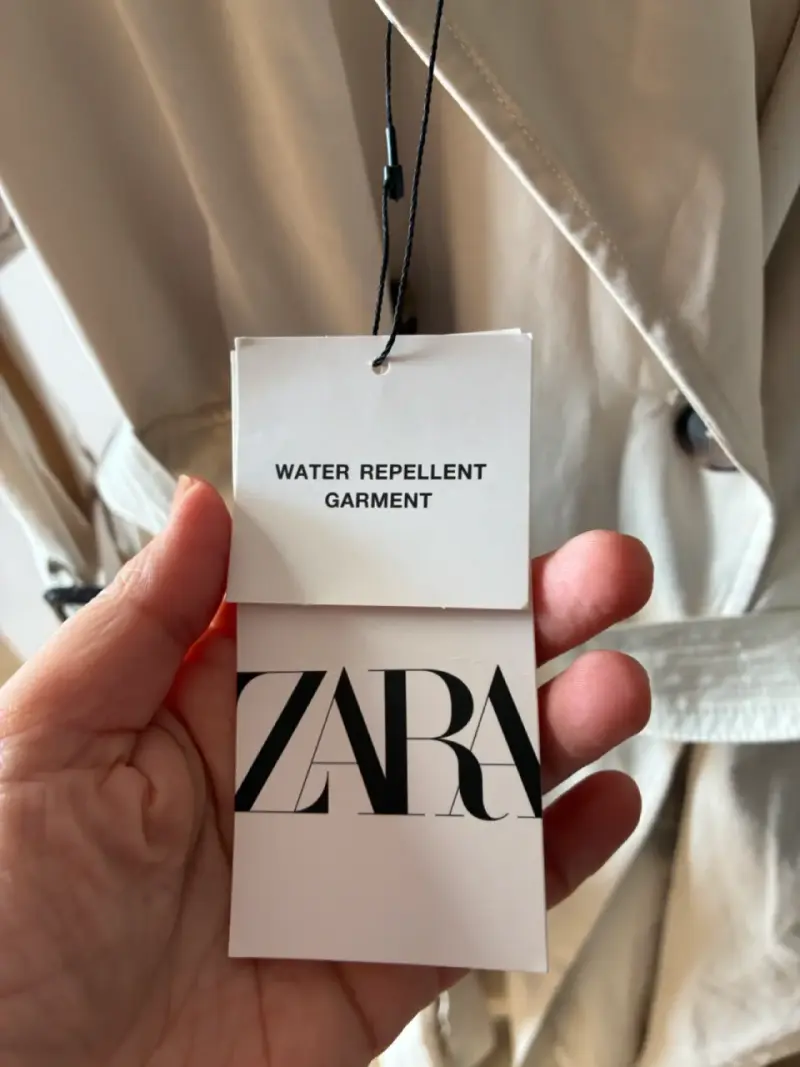 Trench coat beige Zara con cinturón - 5