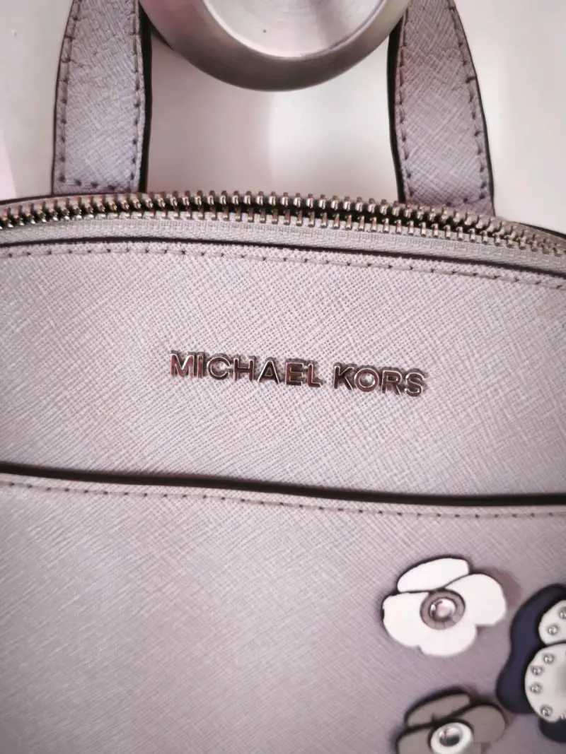 Mochila Michael Kors con diseño floral en gris - 2