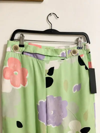Pantalones anchos de flores verdes - miniatura 2