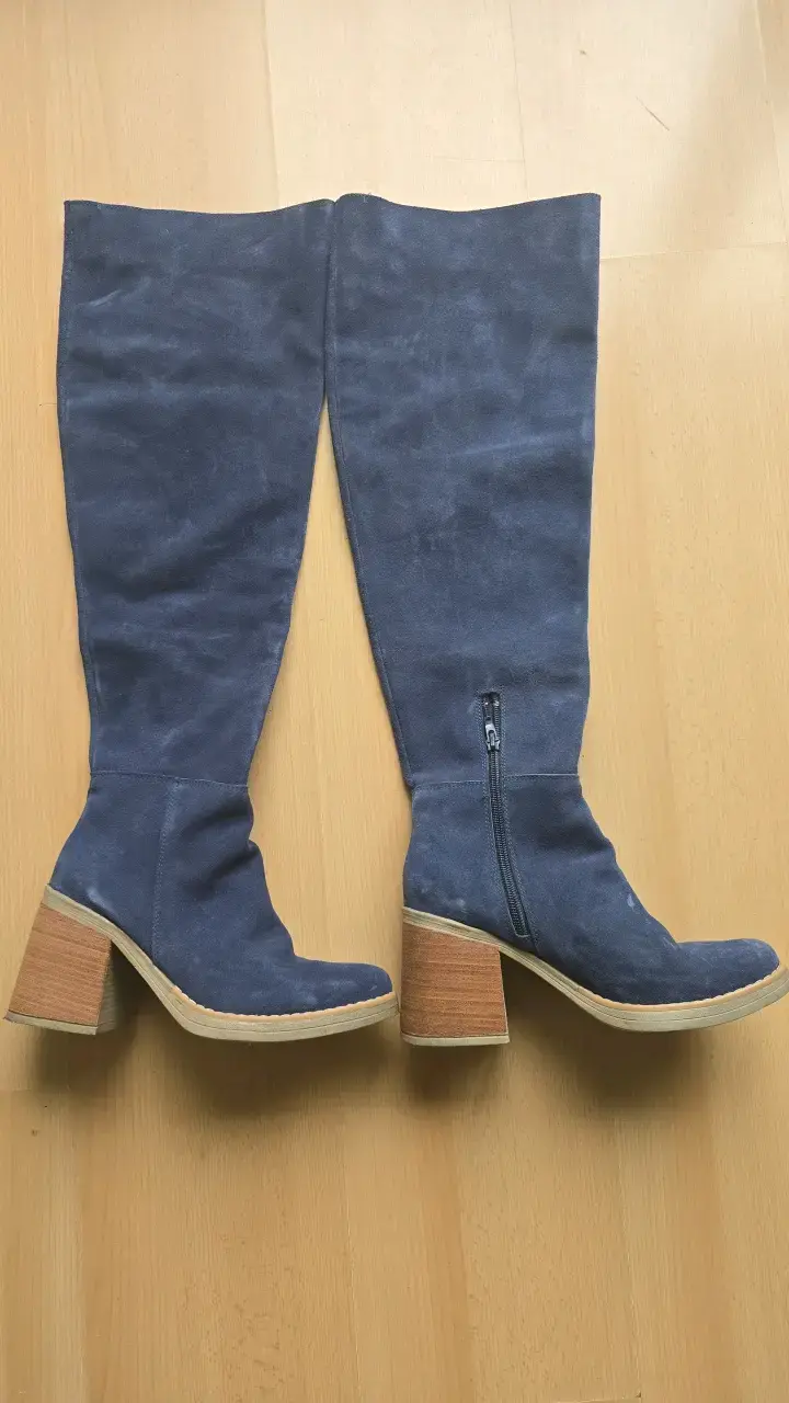 Botas altas de gamuza azul con tacón grueso - 1