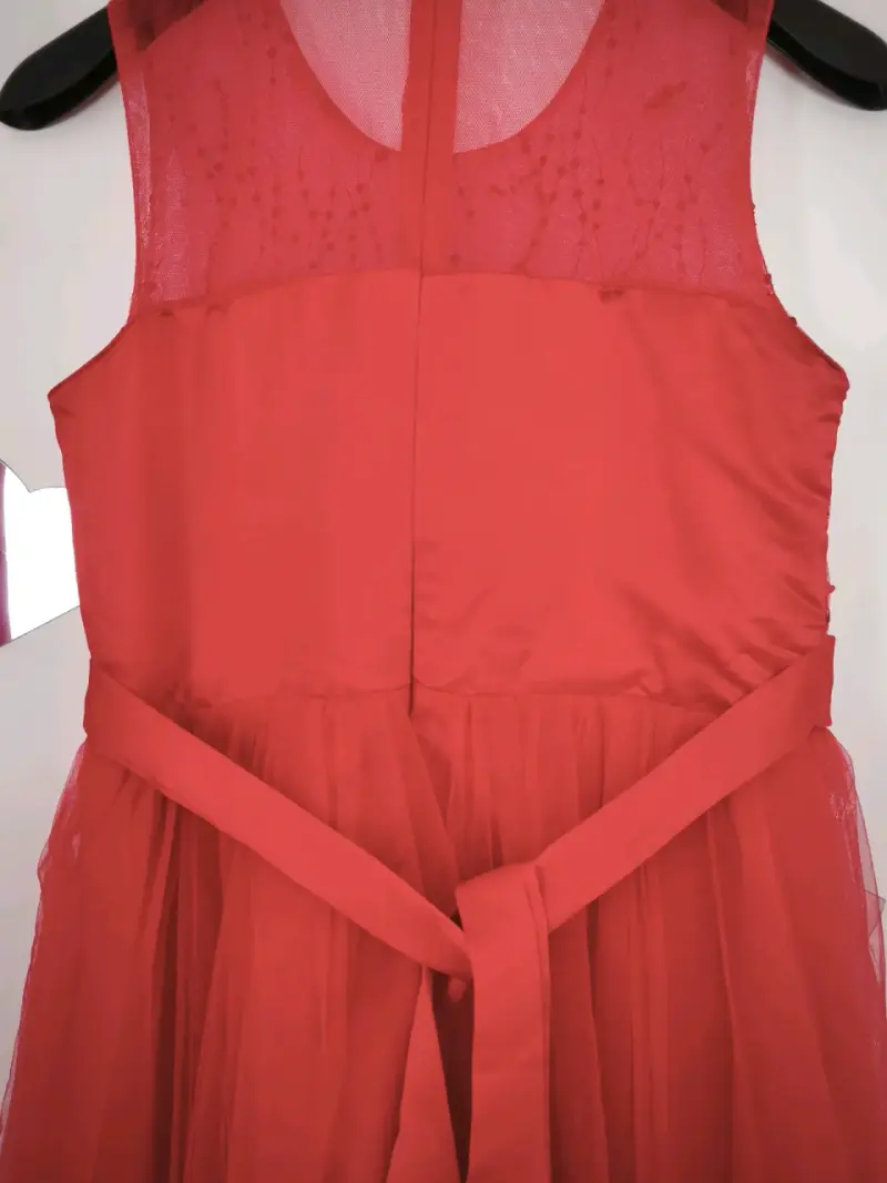 Vestido de fiesta rojo con encaje y lazo - 4