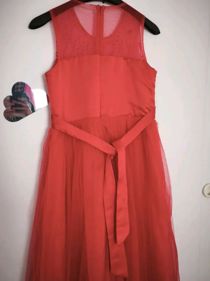 Vestido de fiesta rojo con encaje y lazo - 5