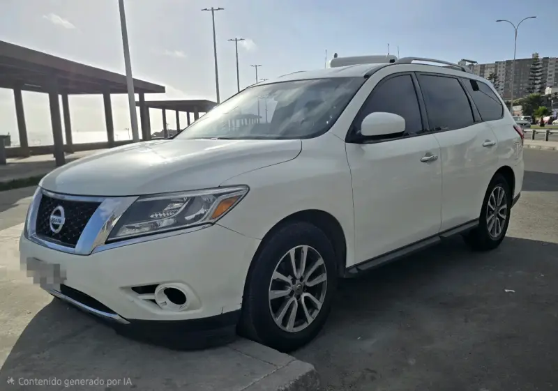 Nissan Pathfinder SUV 2016 en buen estado
