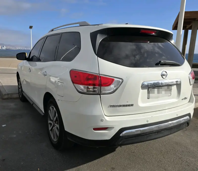 Nissan Pathfinder SUV 2016 en buen estado - 2