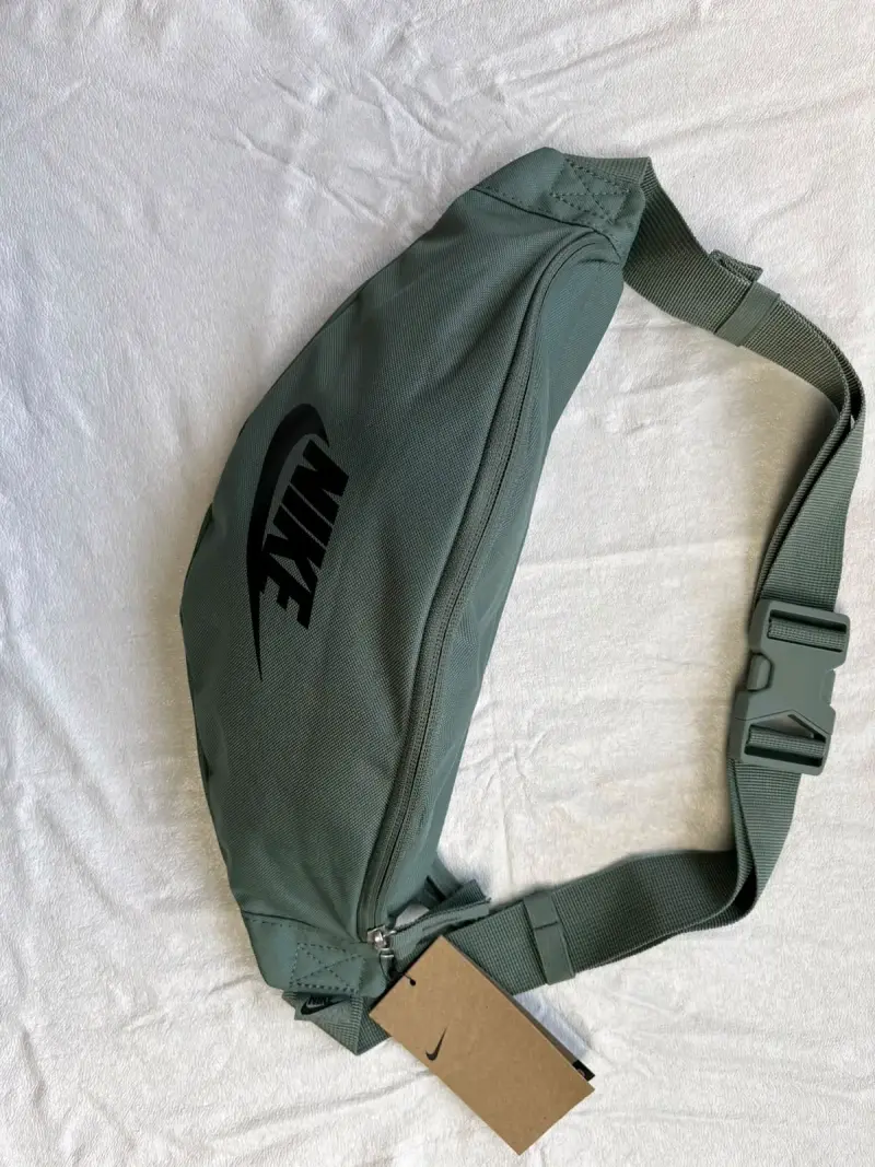 Riñonera Nike verde con logo