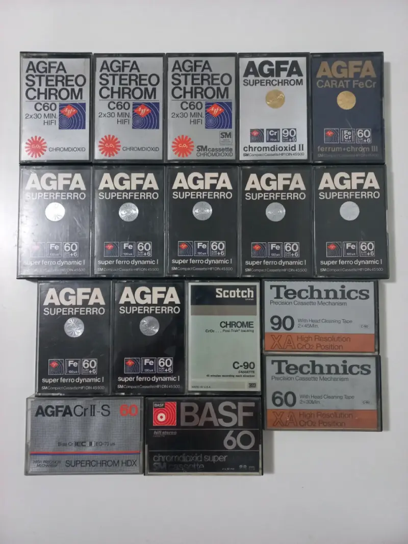Lote de cassettes de audio vintage de varias marcas - 1