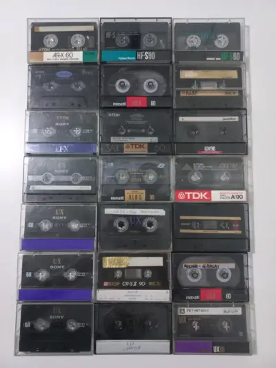 Lote de cassettes de audio vintage de varias marcas - miniatura 2
