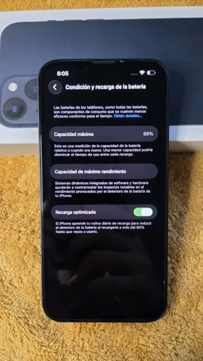iPhone 13 en buen estado con caja original - miniatura 5