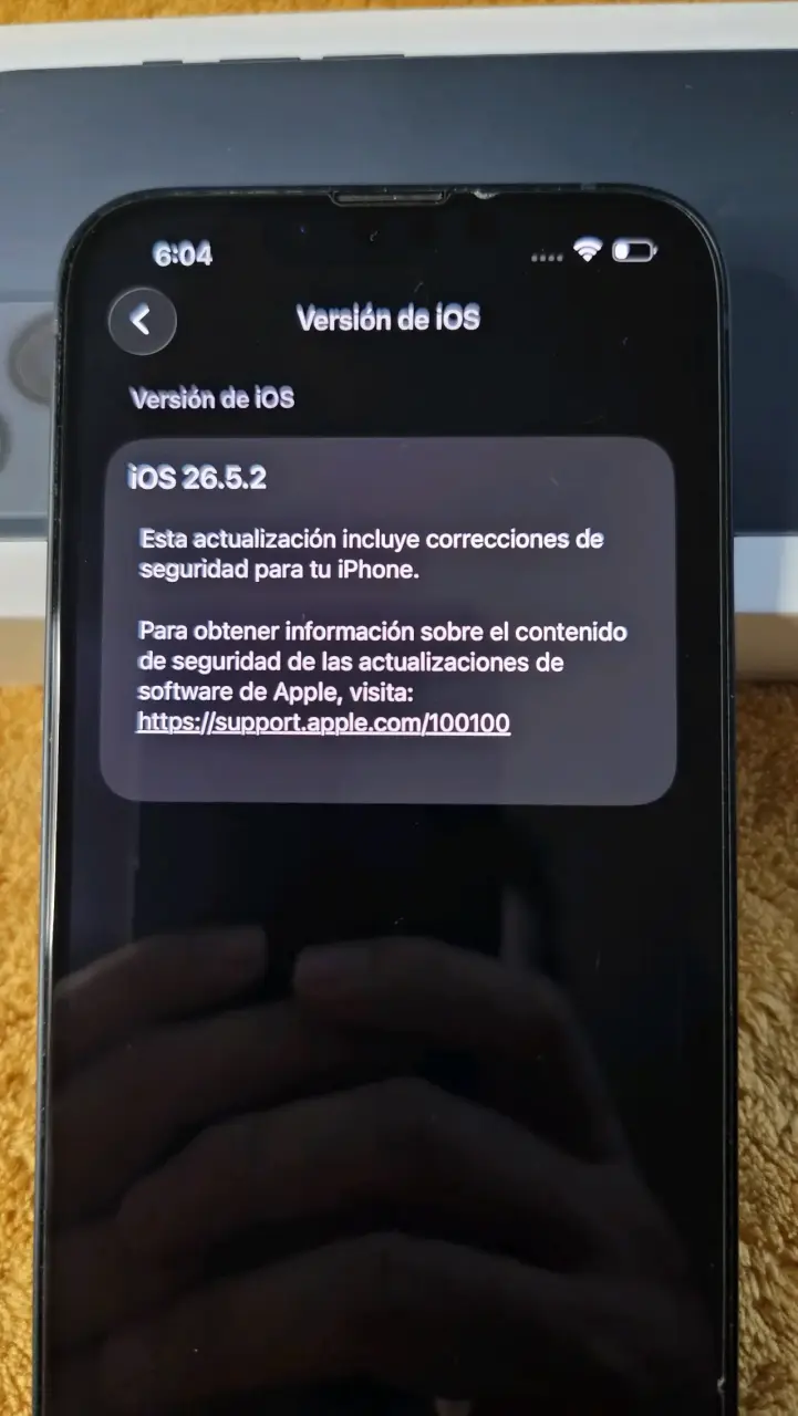 iPhone 13 en buen estado con caja original - 6