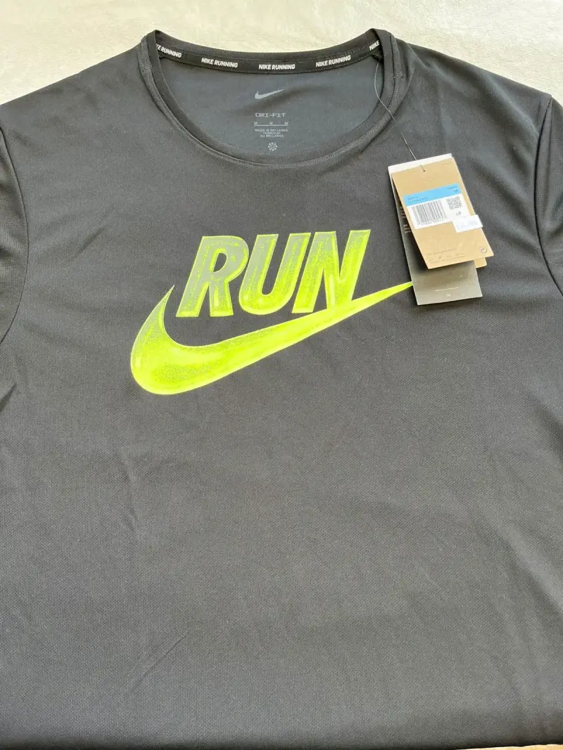 Polera Nike Running Dri-Fit Negra - 1