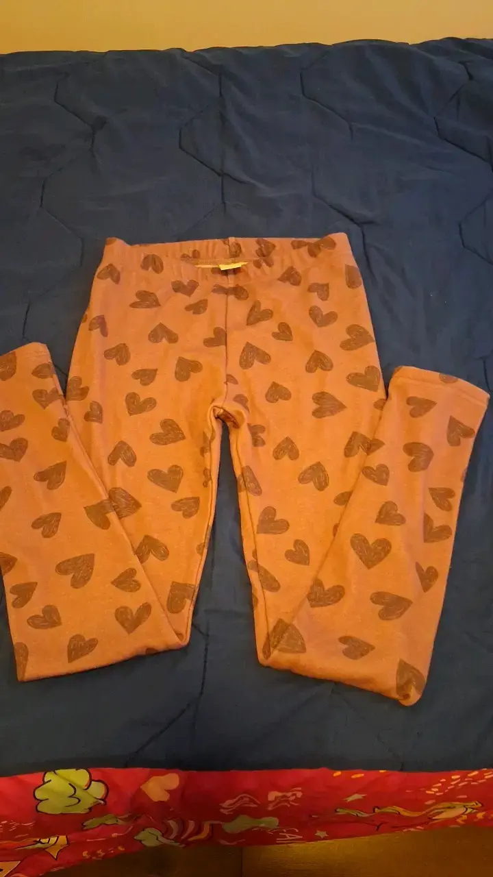 Leggings rosados con estampado de corazones - 1
