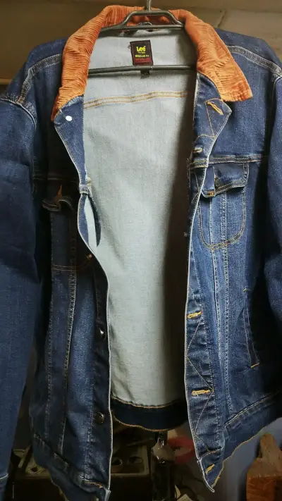 Chaqueta de mezclilla Lee con cuello de pana - miniatura 1