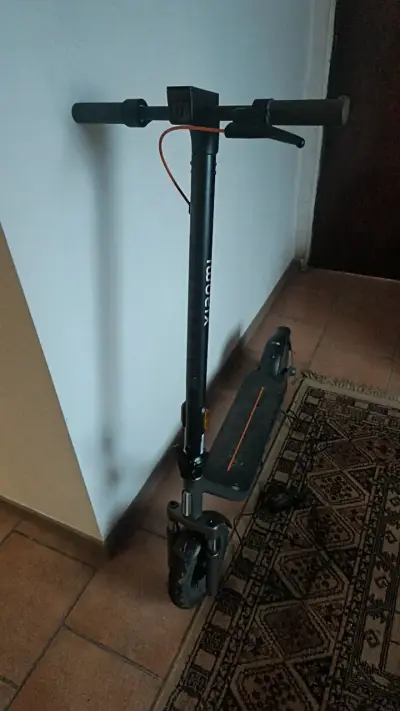 Scooter eléctrico Xiaomi Lite 6 - miniatura 1