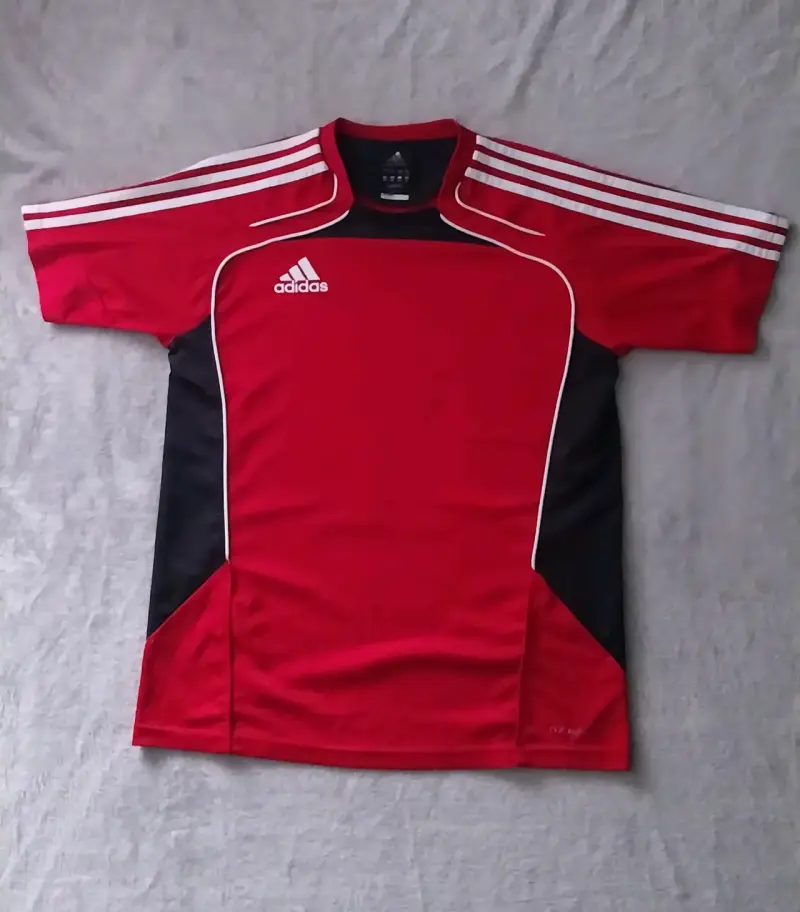 Polera deportiva roja Adidas para hombre - 1