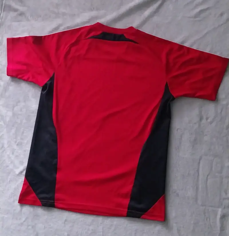 Polera deportiva roja Adidas para hombre - 3