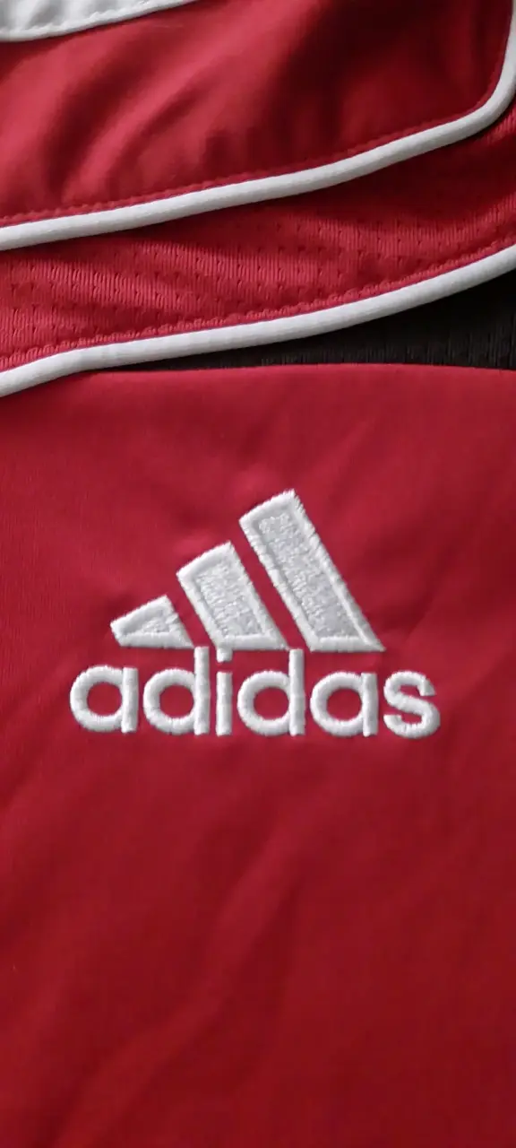 Polera deportiva roja Adidas para hombre - 4