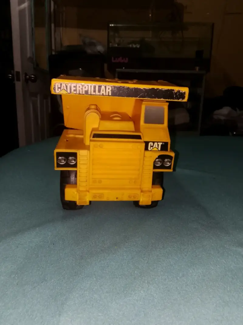 Camión de Juguete CAT Volquete Amarillo metalico - 2