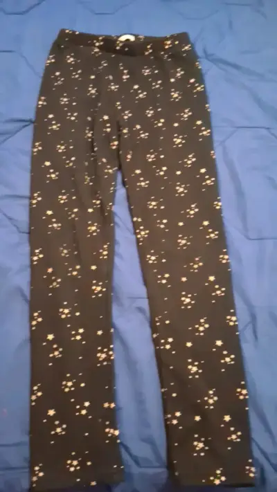 Leggings negros con estampado de estrellas - miniatura 2