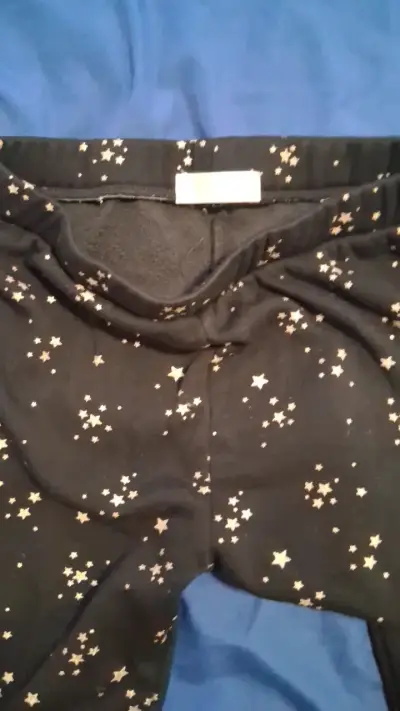 Leggings negros con estampado de estrellas - miniatura 3