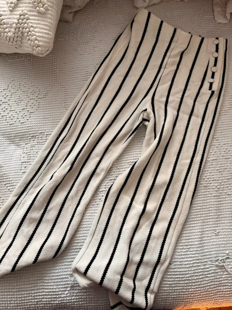 Blazer de terciopelo negro Nicopoly elegante - 2