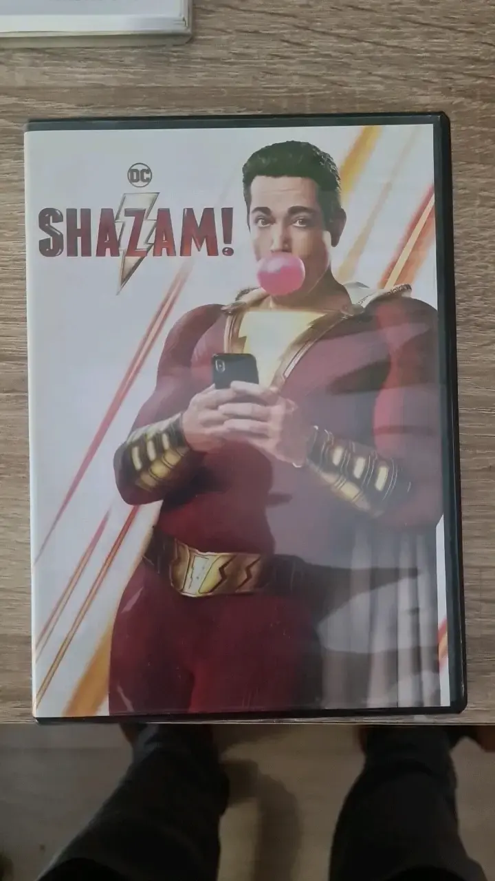 DVD de la película Shazam! en buen estado