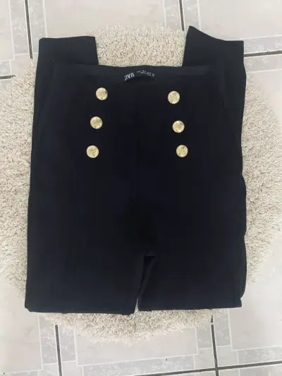 Pantalones negros con botones dorados Zara - miniatura 1