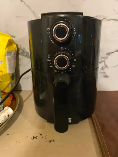 Freidora de Aire Negra con Temporizador - miniatura 1