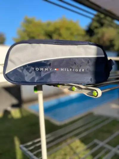 Neceser Tommy Hilfiger azul y gris - miniatura 1