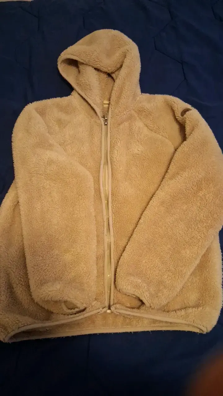 Chaqueta de felpa beige con capucha - 1