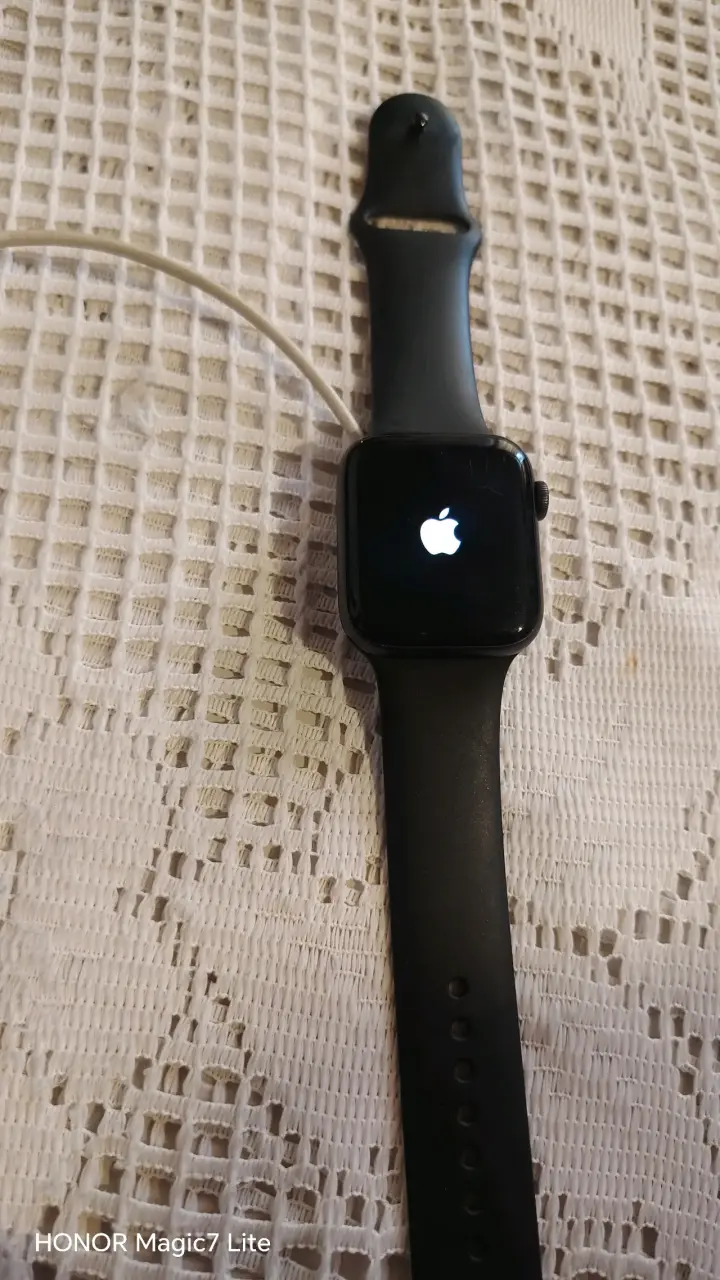 Apple Watch SE 44mm GPS Aluminio Negro - 1