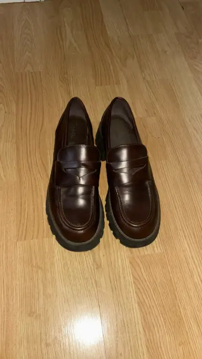 Zapatos mocasines de cuero marrón para mujer - miniatura 1