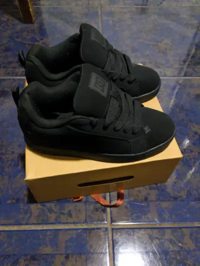 Zapatillas negras DC Shoes estilo casual - miniatura 3