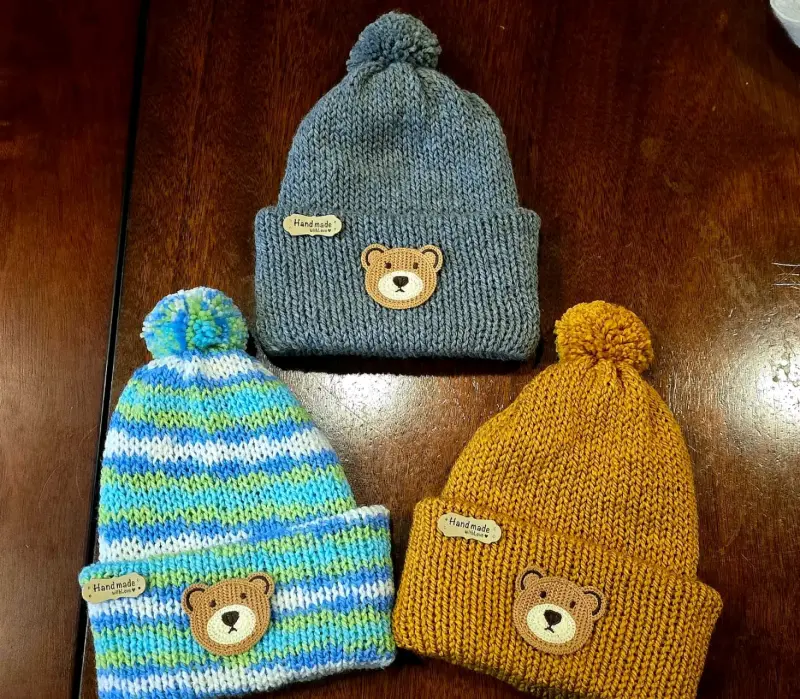 Gorros tejidos para niños con diseño de oso - 1