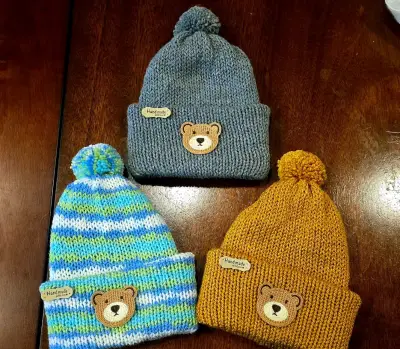 Gorros tejidos para niños con diseño de oso - miniatura 1