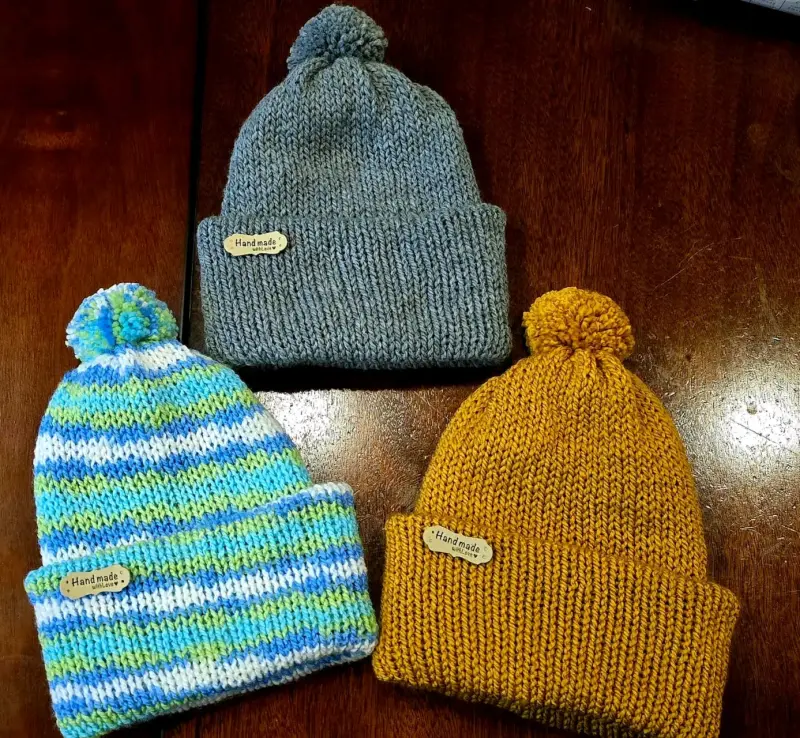 Gorros tejidos para niños con diseño de oso - 2