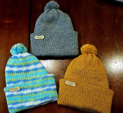 Gorros tejidos para niños con diseño de oso - miniatura 2