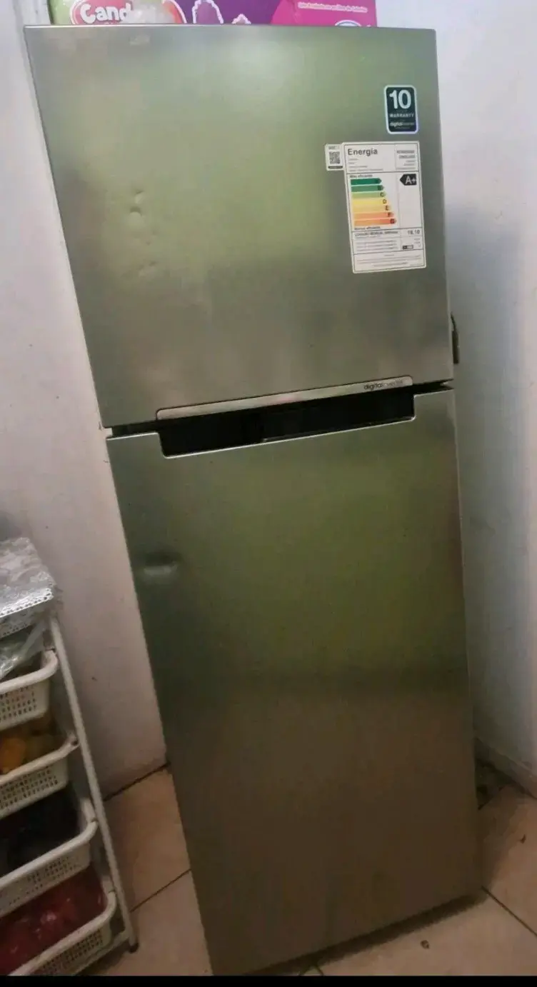 Refrigerador digital inverter. congelador superior - 1