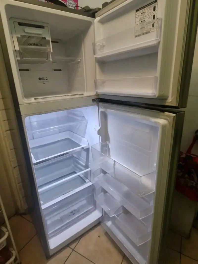 Refrigerador digital inverter. congelador superior - 2