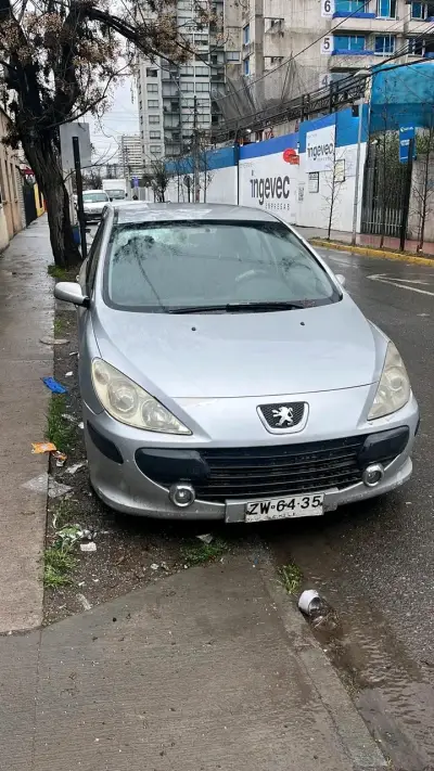 Auto Peugeot 307 usado en buen estado - miniatura 1