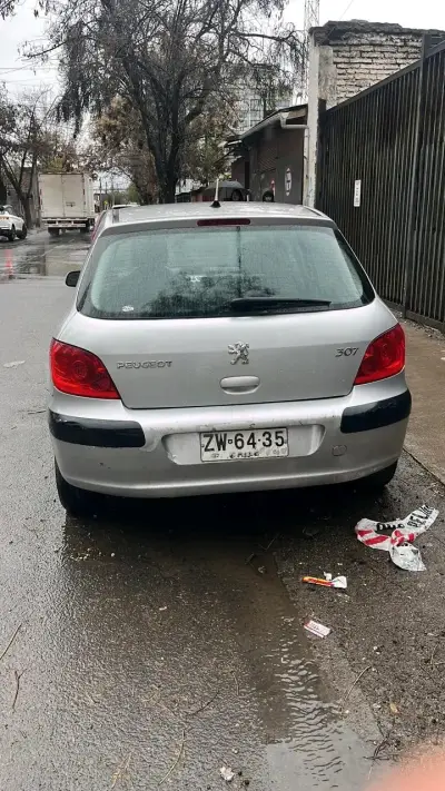 Auto Peugeot 307 usado en buen estado - miniatura 2