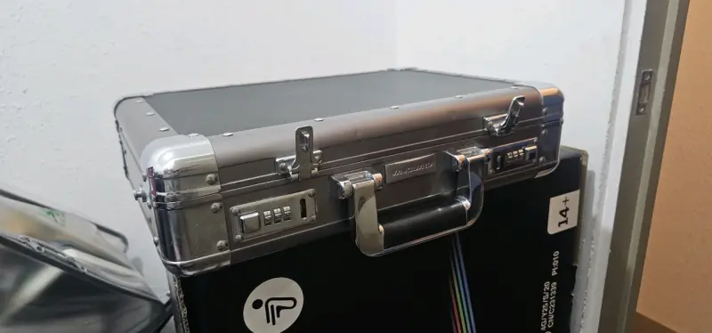 Maletín de Aluminio Vanguard con Cerradura - 1