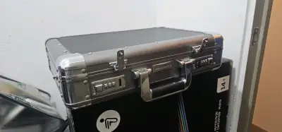Maletín de Aluminio Vanguard con Cerradura - miniatura 1