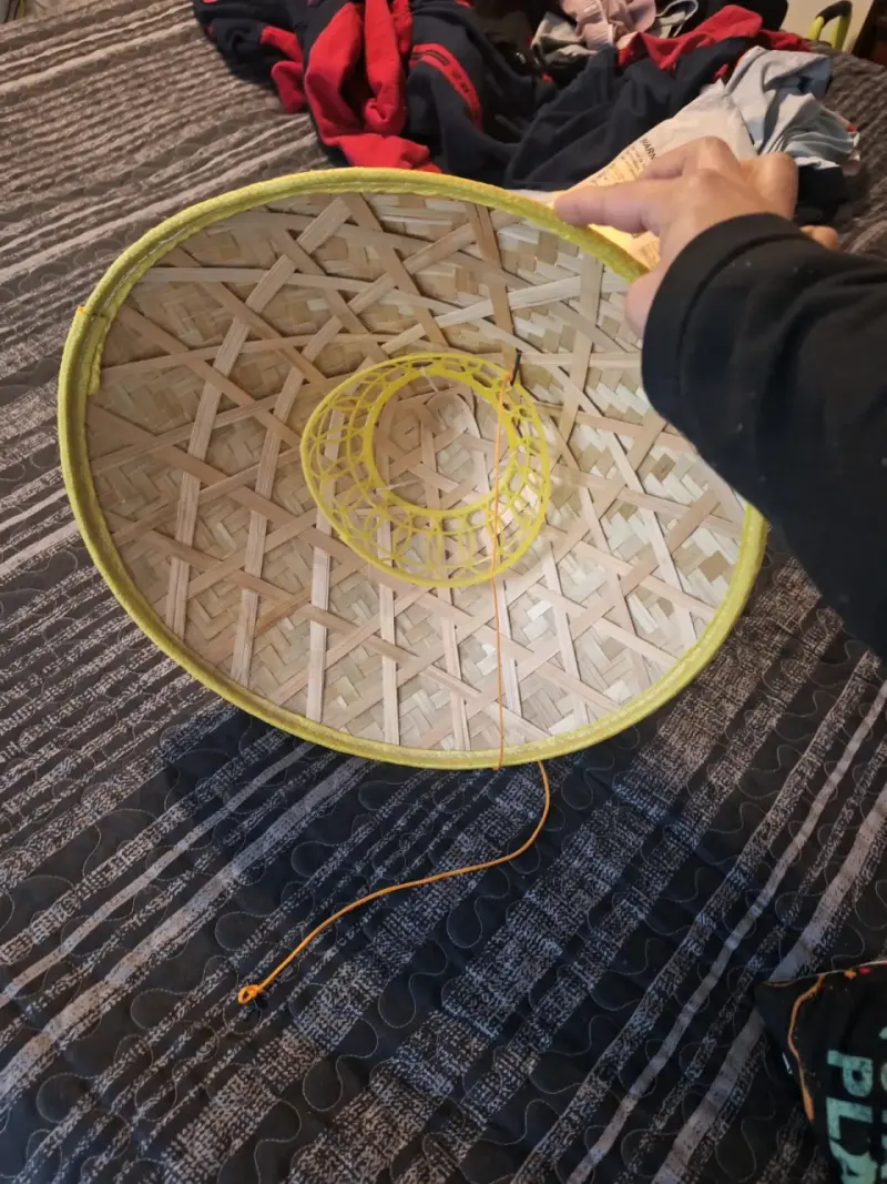 Sombrero de paja estilo asiático con borde amarillo - 2